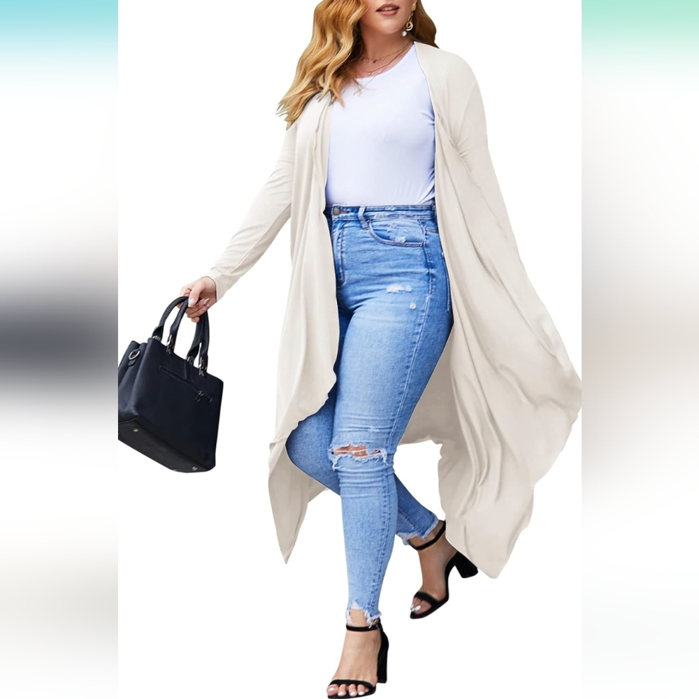 NWOT IN'VOLAND White Lightweight Cardigan